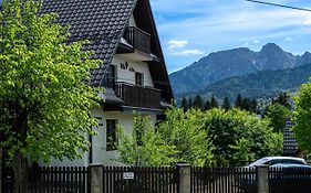 Willa Serafin-basen, sauny i jacuzzi w Willa Baciarka dodatkowo płatne