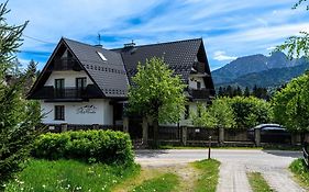 Willa Serafin-basen, sauny i jacuzzi w Willa Baciarka dodatkowo płatne